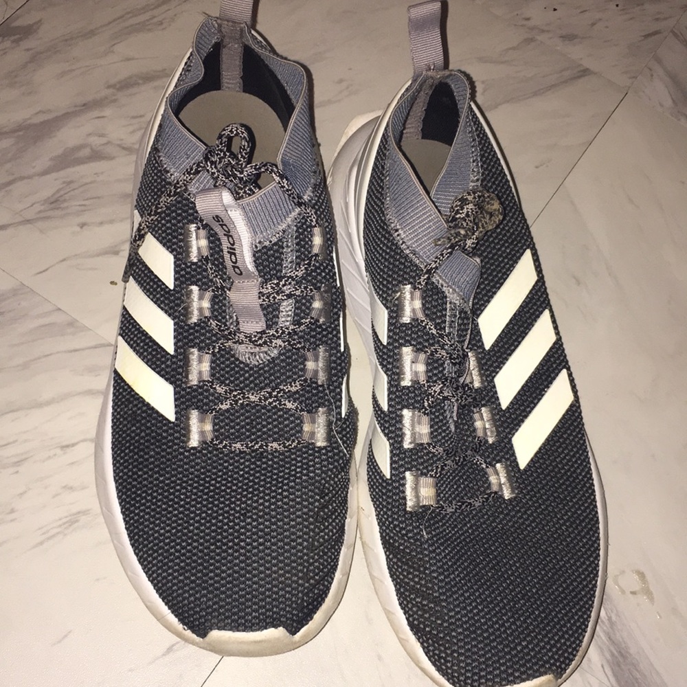 Size 9 men’s adidas shoes